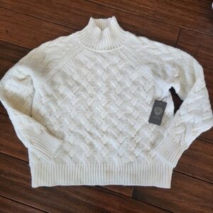 NWT- Vince Camuto Elegant White Cable Knit Sweater